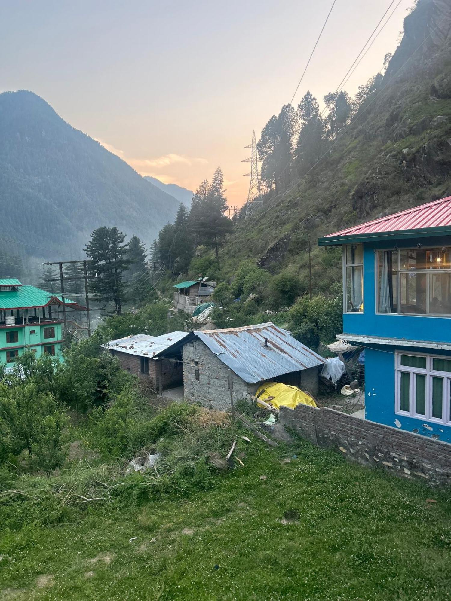 Formosa Hostel & Cafe Kasol Eksteriør bilde